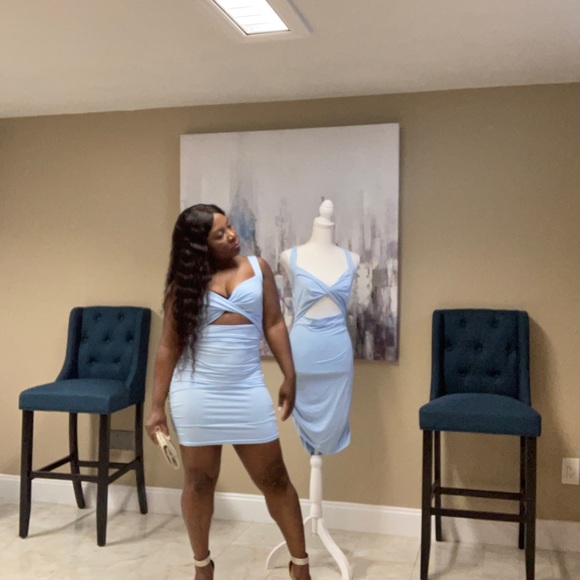 Baby blue dress - Picture 6 of 9